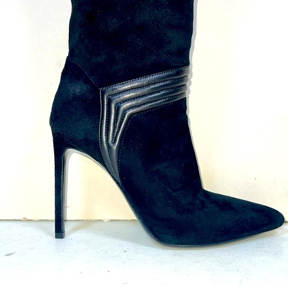 SAINT LAURENT HIGH HEEL BOOTS IN BLACK SUEDE - Picture 2 of 11
